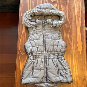 New York & company Grey puffer zip up vest